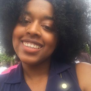 Meet your Posher, Danielle